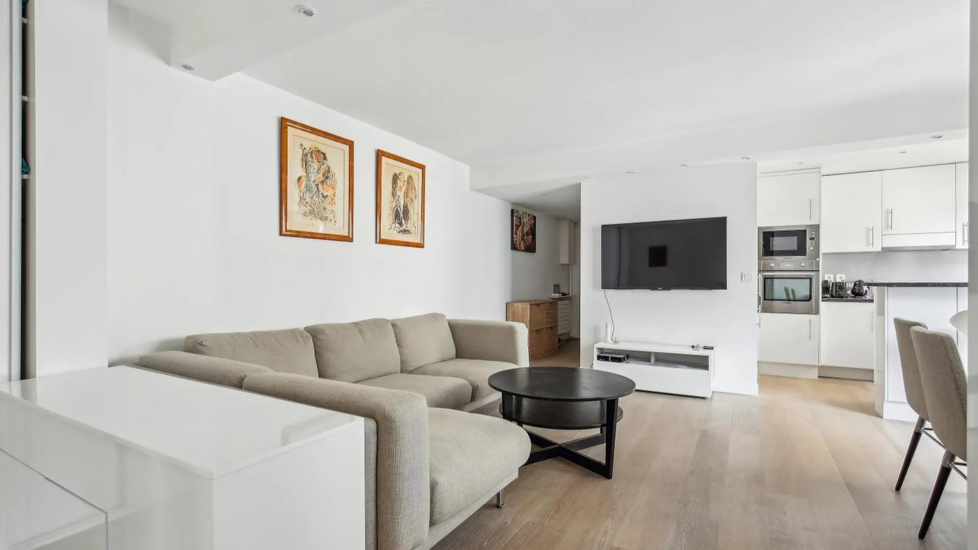 Apartment Arc De Triomphe By Weekome